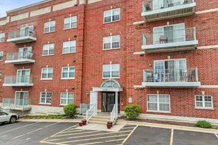 245 W Johnson St, Palatine, IL 60067 - Photo 2