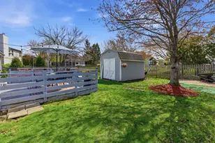 40 Fern Rd, Lake Zurich, IL 60047 - Photo 32