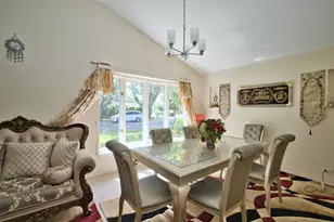 4454 Concord Ln, Skokie, IL 60076 - Photo 12