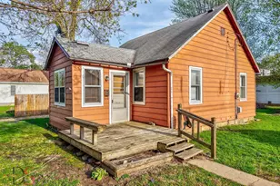 305 Thompson St, Ottawa, IL 61350 - Photo 1