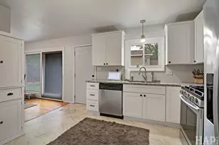 201 Berkshire Dr, Crystal Lake, IL 60014 - Photo 2