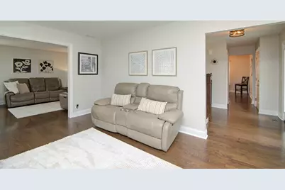 421 Burke Drive, Carol Stream, IL 60188 - Photo 6