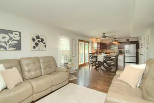 421 Burke Dr, Carol Stream, IL 60188 - Photo 8