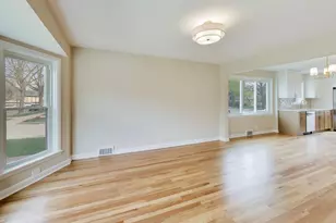 5921 N Melvina Ave, Chicago, IL 60646 - Photo 4