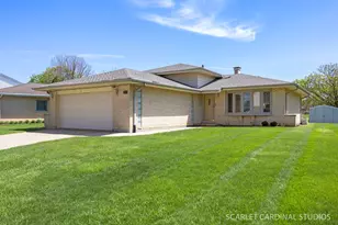 3433 Drover Ln, Darien, IL 60561 - Photo 1