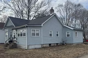 412 E Columbia Ave, Champaign, IL 61820 - Photo 2