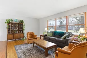 329 Tanoak Ln, Naperville, IL 60540 - Photo 6