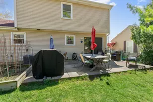 2040 Tiffany Dr, Schaumburg, IL 60194 - Photo 22