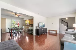2040 Tiffany Dr, Schaumburg, IL 60194 - Photo 2