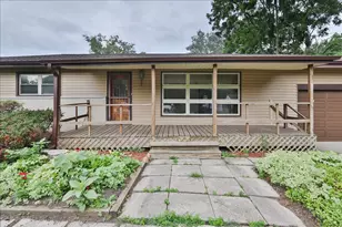 7N362 Sycamore Ave, Medinah, IL 60157 - Photo 2