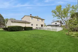 18342 W Linda Ln, Gurnee, IL 60031 - Photo 28