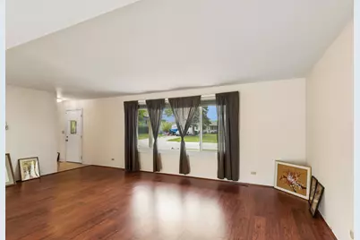 18342 W Linda Lane, Gurnee, IL 60031 - Photo 8
