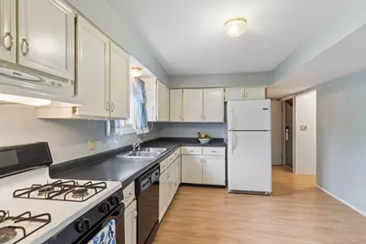 18342 W Linda Lane, Gurnee, IL 60031 - Photo 12