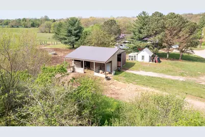 2565 Iuka Road, Iuka, IL 62849 - Photo 2