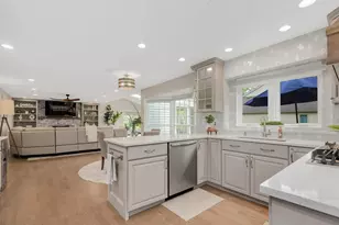 2017 Somerset Ln, Wheaton, IL 60189 - Photo 10