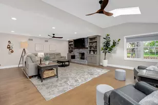 2017 Somerset Ln, Wheaton, IL 60189 - Photo 14