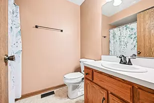 157 Saenz Ln, Joliet, IL 60436 - Photo 8