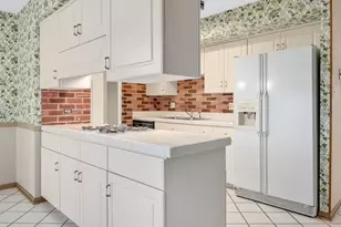1903 Cheshire Ln, Wheaton, IL 60189 - Photo 10