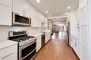 946 W Sheridan Rd, Chicago, IL 60613 - Photo 6