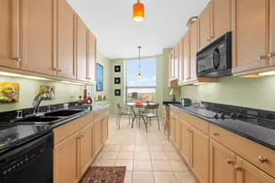 501 N Clinton St, Chicago, IL 60654 - Photo 8