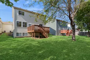 1823 S Fallbrook Dr, Round Lake, IL 60073 - Photo 16