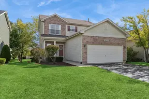 1823 S Fallbrook Dr, Round Lake, IL 60073 - Photo 18