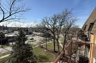 441 N Park Blvd, Glen Ellyn, IL 60137 - Photo 2