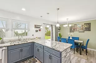 2 Emerson Dr, Schaumburg, IL 60194 - Photo 16