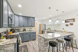 2 Emerson Dr, Schaumburg, IL 60194 - Photo 14