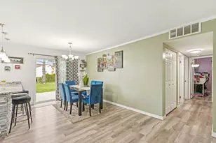 2 Emerson Dr, Schaumburg, IL 60194 - Photo 10