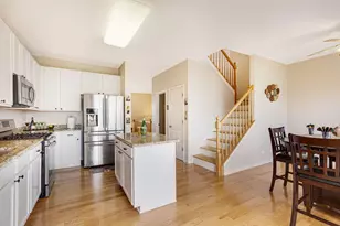 674 Lambert Ln, Bartlett, IL 60103 - Photo 10