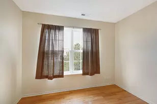 674 Lambert Ln, Bartlett, IL 60103 - Photo 16