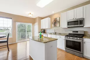 674 Lambert Ln, Bartlett, IL 60103 - Photo 6