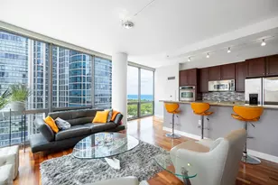 1235 S Prairie Ave, Chicago, IL 60605 - Photo 2