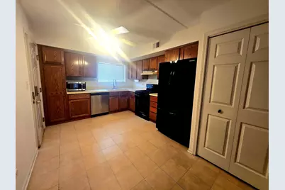 7867 N Caldwell Avenue #106, Niles, IL 60714 - Photo 2