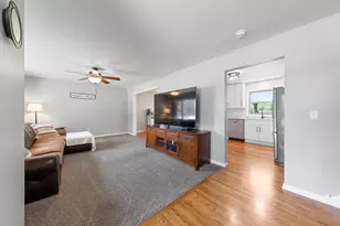 220 Pfaff Dr, Frankfort, IL 60423 - Photo 4
