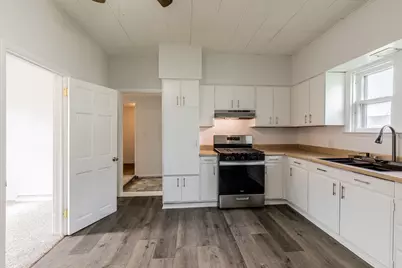 512 W Chestnut Street, Dalzell, IL 61320 - Photo 6