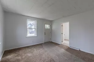 512 W Chestnut St, Dalzell, IL 61320 - Photo 4