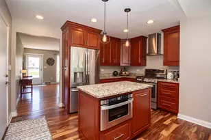 597 Nash Rd, Crystal Lake, IL 60014 - Photo 2