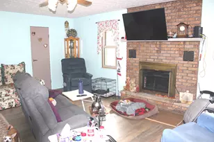 210 Circle Dr, Salem, IL 62881 - Photo 10
