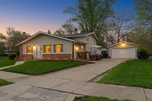 103 Willow St, Park Forest, IL 60466 - Photo 2
