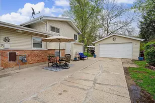 103 Willow St, Park Forest, IL 60466 - Photo 4