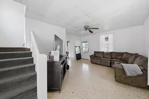 911 W 5th St, Sterling, IL 61081 - Photo 6