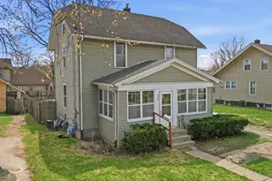 911 W 5th St, Sterling, IL 61081 - Photo 2