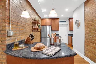 2256 W Arthur Ave, Chicago, IL 60645 - Photo 4