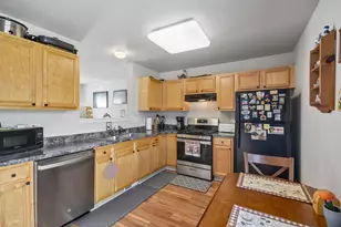 626 N Triumph Ct, Hainesville, IL 60073 - Photo 10