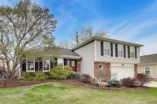5020 Dukesberry Ln, Hoffman Estates, IL 60010 - Photo 2