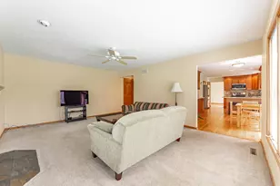 227 Foxfire Pl, Rockton, IL 61072 - Photo 16