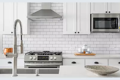 504 Lyman Avenue #303, Oak Park, IL 60304 - Photo 2