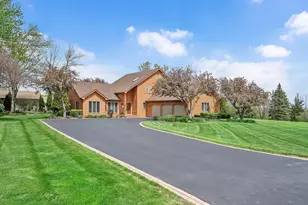 29W170 Pepper Ct, West Chicago, IL 60185 - Photo 2